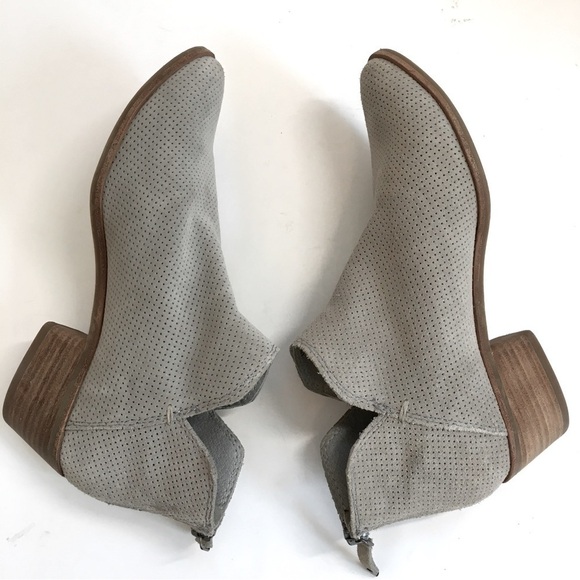 Dolce Vita Karsen Leather Bootie - Picture 12 of 15